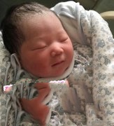 胡女士喜极而泣，是呀!她太需要这个孩子了